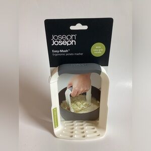 JOSEPH JOSEPH  EASY MASH / POTATO MASHER    (20140) NEW